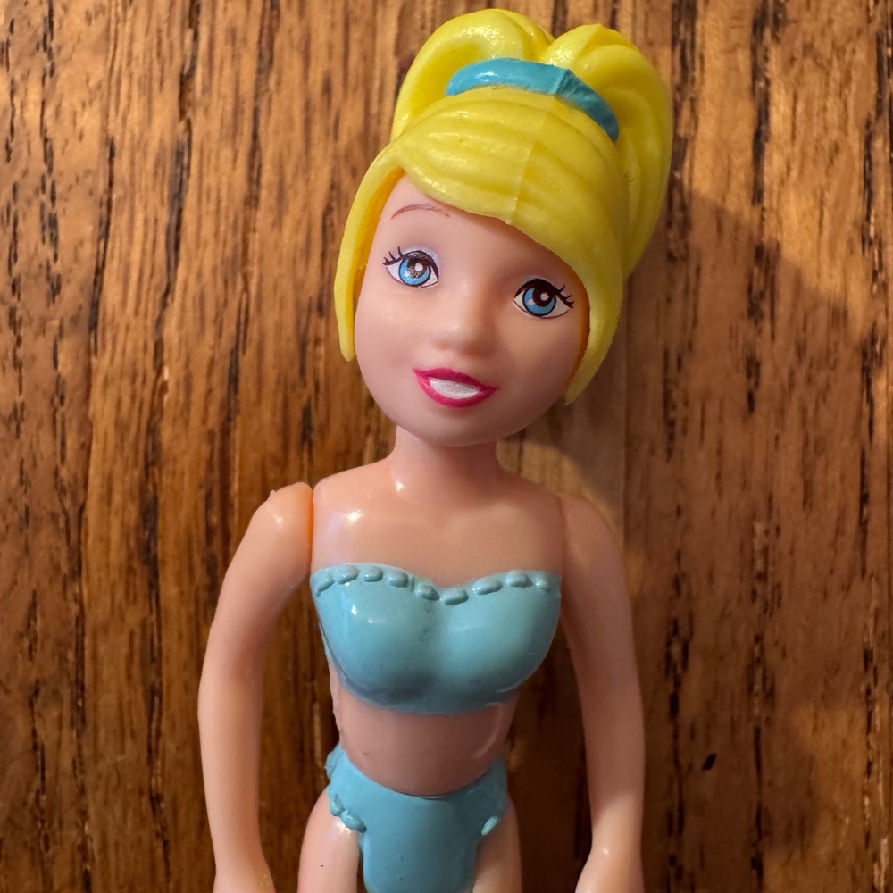 Vintage Polly Pocket doll